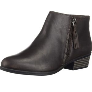 SOLD Clarks Leather Addiy Terri Booties